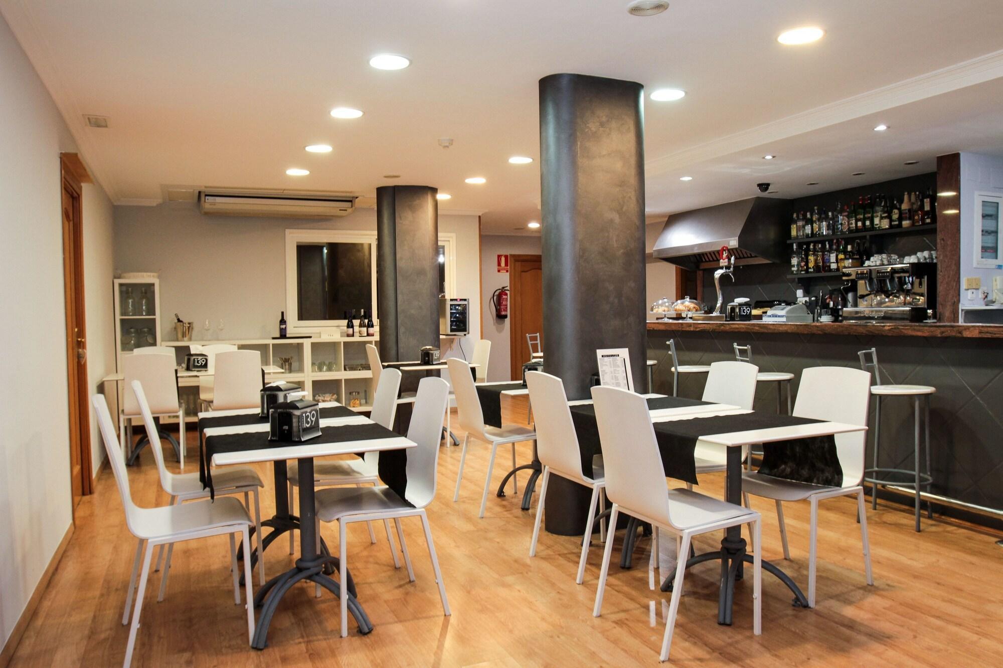 Hotel 139 Castelldefels Exterior foto